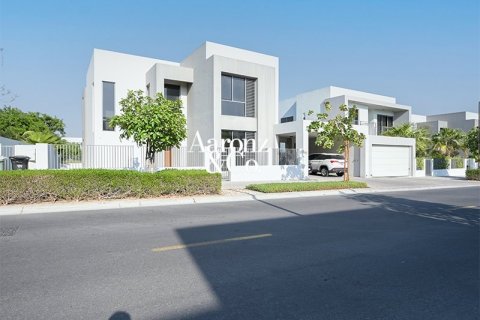 Villa en Dubai Hills Estate, Dubai, 5 dormitorios, 577 m², № 115731 - foto 3