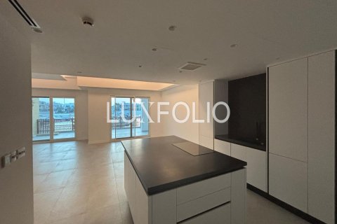 Снять в аренду квартиру в Marina Residences, Пальма Джумейра, Дубай: 3 спальни, 439м², № 46334 - фото 2