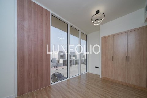 Снять в аренду таунхаус в Dubai Land, Дубай: 3 спальни, 142м², № 46333 - фото 8
