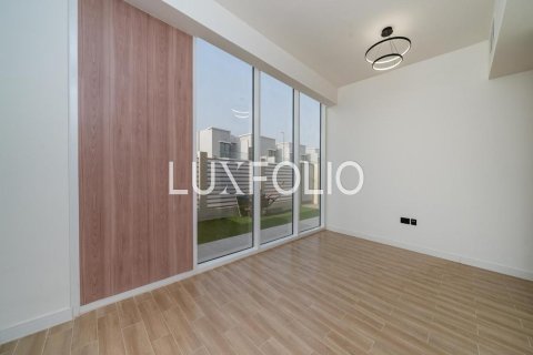 Снять в аренду таунхаус в Dubai Land, Дубай: 3 спальни, 142м², № 46333 - фото 6