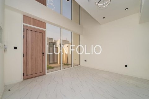Таунхаус в Dubai Land, Дубай, 3 спальни, 142м², № 46333