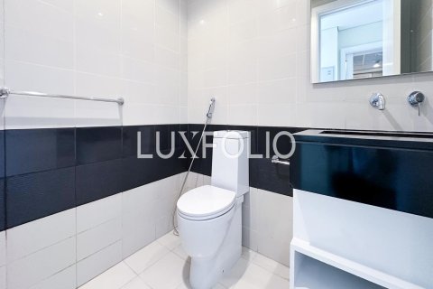 Снять в аренду квартиру в The Lofts, Даунтаун Дубай (Даунтаун Бурдж Дубай), Дубай: 1 спальня, 69м², № 46335 - фото 7