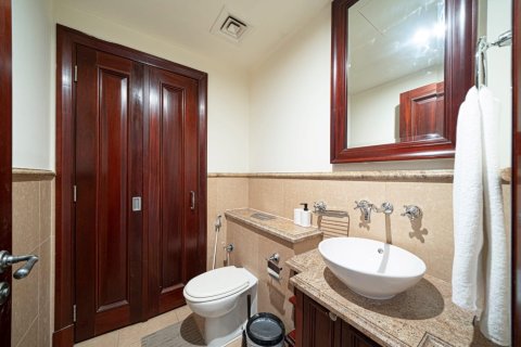 Apartment in Downtown Dubai (Downtown Burj Dubai), Dubai 1 bedroom, 90 sq.m. № 134070 - photo 2