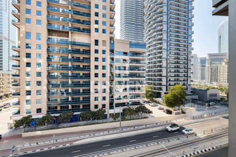Apartment in The Waves, Dubai Marina, Dubai 1 bedroom, 81.57 sq.m. № 138520 - photo 9