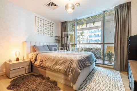 Apartment in The Waves, Dubai Marina, Dubai 1 bedroom, 81.57 sq.m. № 138520 - photo 3