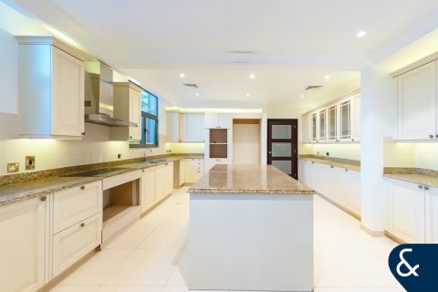 Снять в аренду виллу в Signature Villas, Пальма Джумейра, Дубай: 6 спален, 650м², № 91552 - фото 9