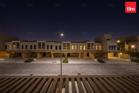 Villa in Dubai 4 bedrooms, 144 sq.m. № 139406 - photo 29