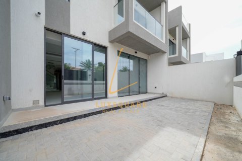 Townhouse in Al Furjan, Dubai 4 bedrooms, 672 sq.m. № 110641 - photo 12