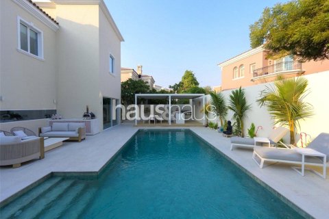 Купить виллу в Арабиан Ранчес, Дубай: 5 спален, 413м², № 43225 - фото 19
