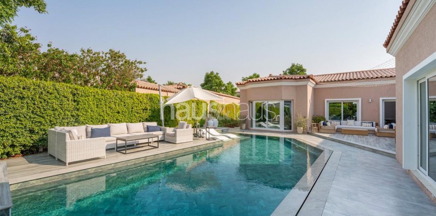 Villa in Dubai Investment Park, Dubai 4 bedrooms, 404 sq.m. № 43214