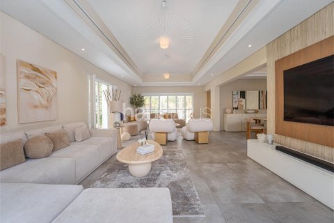Villa in Dubai Investment Park, Dubai 4 bedrooms, 404 sq.m. № 43214 - photo 5