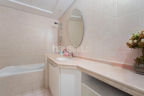 Villa in Dubai Investment Park, Dubai 4 bedrooms, 404 sq.m. № 43214 - photo 20