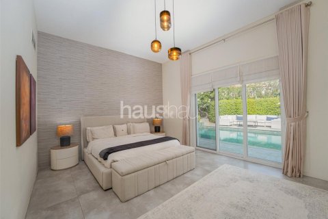 Villa in Dubai Investment Park, Dubai 4 bedrooms, 404 sq.m. № 43214 - photo 14