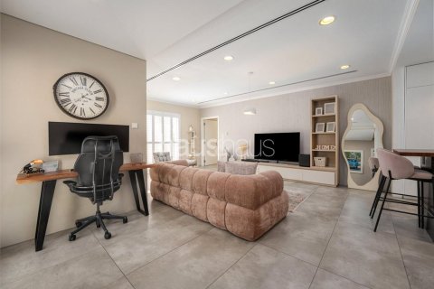 Villa in Dubai Investment Park, Dubai 4 bedrooms, 404 sq.m. № 43214 - photo 12