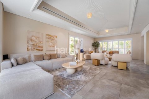 Villa in Dubai Investment Park, Dubai 4 bedrooms, 404 sq.m. № 43214 - photo 6