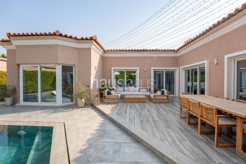 Villa in Dubai Investment Park, Dubai 4 bedrooms, 404 sq.m. № 43214 - photo 27