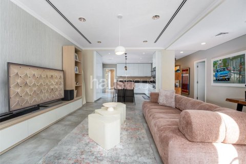 Villa in Dubai Investment Park, Dubai 4 bedrooms, 404 sq.m. № 43214 - photo 13