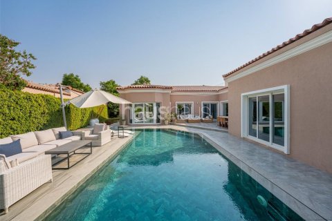 Villa in Dubai Investment Park, Dubai 4 bedrooms, 404 sq.m. № 43214 - photo 23
