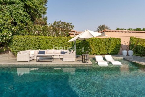 Villa in Dubai Investment Park, Dubai 4 bedrooms, 404 sq.m. № 43214 - photo 3