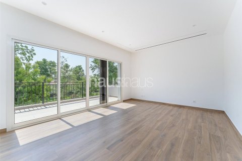 Villa en Dubai Investment Park, Dubai, 5 dormitorios, 577 m², № 43215 - foto 12