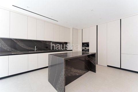 Villa en Dubai Investment Park, Dubai, 5 dormitorios, 577 m², № 43215 - foto 25