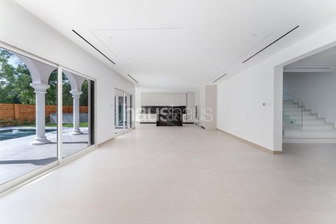 Villa en Dubai Investment Park, Dubai, 5 dormitorios, 577 m², № 43215 - foto 5