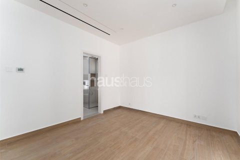 Villa en Dubai Investment Park, Dubai, 5 dormitorios, 577 m², № 43215 - foto 8
