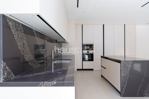 Villa en Dubai Investment Park, Dubai, 5 dormitorios, 577 m², № 43215 - foto 6