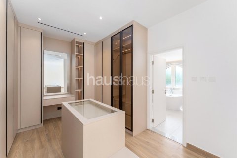 Villa en Dubai Investment Park, Dubai, 5 dormitorios, 577 m², № 43215 - foto 18