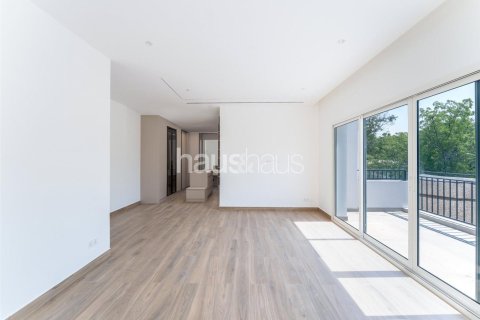 Villa en Dubai Investment Park, Dubai, 5 dormitorios, 577 m², № 43215 - foto 11