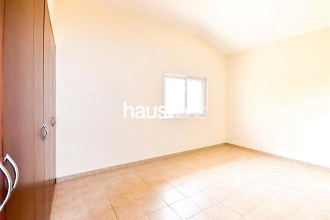 Купить виллу в Дубай Инвестмент Парке, Дубай: 5 спален, 577м², № 43217 - фото 13
