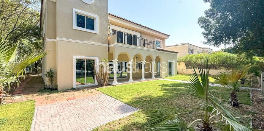 Вилла в Дубай Инвестмент Парке, Дубай, 5 спален, 577м², № 43217