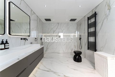Villa in Dubai Investment Park, Dubai 5 bedrooms, 613 sq.m. № 43216 - photo 15