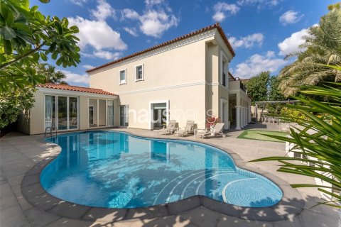 Villa à Dubai Investment Park, Dubai, 5 chambres, 613 m², № 43216