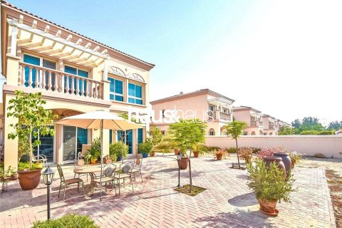 Villa in Jumeirah Village Triangle, Dubai 2 bedrooms, 250 sq.m. № 43213