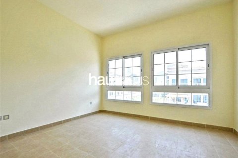 Villa in Jumeirah Village Triangle, Dubai 2 bedrooms, 250 sq.m. № 43213 - photo 6