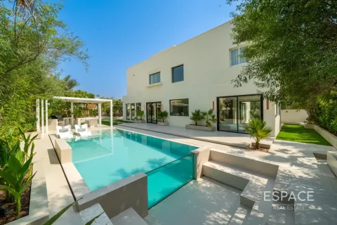 Villa in Meadows, Dubai 5 bedrooms, 427 sq.m. № 122289