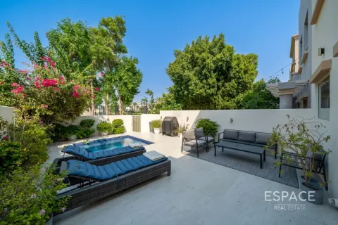 Villa in Springs 11, The Springs, Dubai 2 bedrooms, 152 sq.m. № 122285 - photo 6