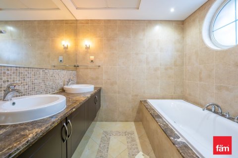 Villa in Jumeirah Park, Dubai 3 bedrooms, 524.5 sq.m. № 134775 - photo 26