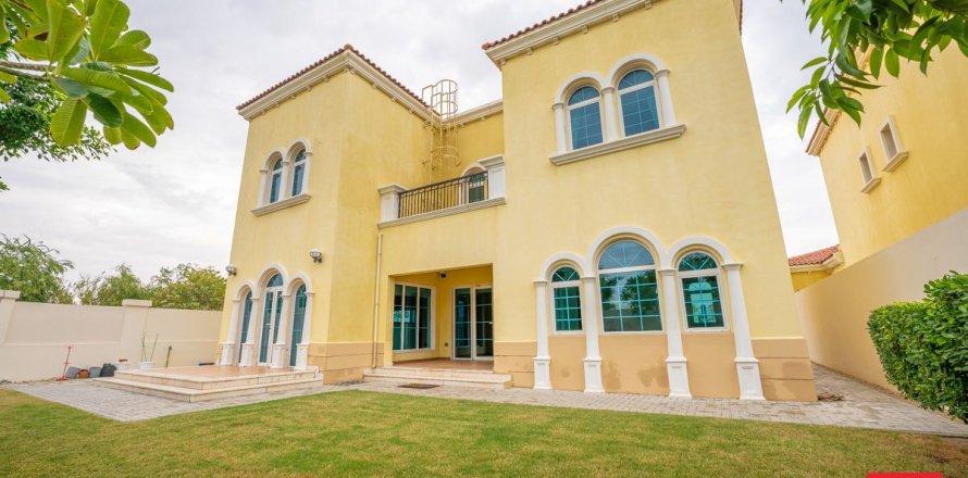 Villa in Jumeirah Park, Dubai 3 bedrooms, 524.5 sq.m. № 134775
