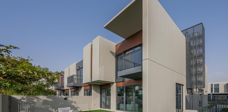 Adosado en Dubai Land, Dubai, 3 dormitorios, 216.91 m², № 136529