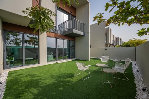 Adosado en Dubai Land, Dubai, 3 dormitorios, 216.91 m², № 136529 - foto 2
