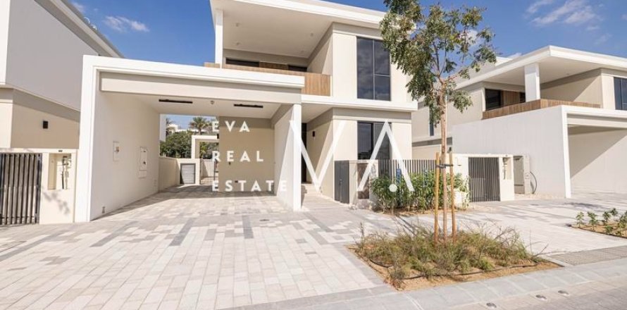 Villa in Dubai 4 bedrooms, 405 sq.m. № 52700