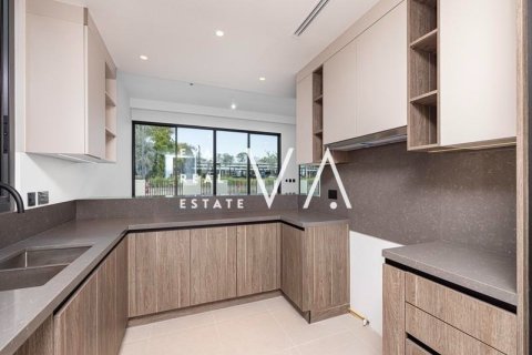 Villa in Dubai 4 bedrooms, 405 sq.m. № 52700 - photo 7