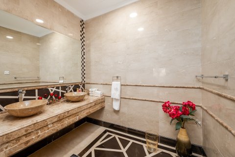 فيلا في الخوانيج, دبي 7 غرف نوم , 1034.66 م² رقم 136481 - صورة 16