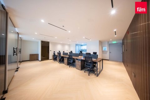 Office in Dubai 163.7 sq.m. № 115031