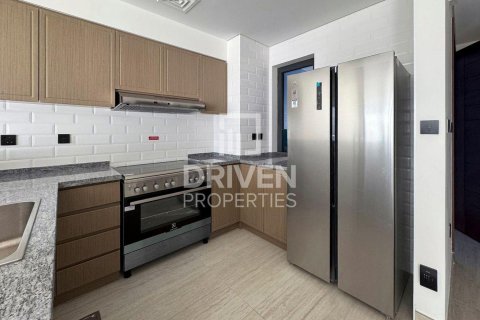 Снять в аренду таунхаус в Damac Lagoons, Дубай: 5 спален, 144м², № 129853 - фото 14