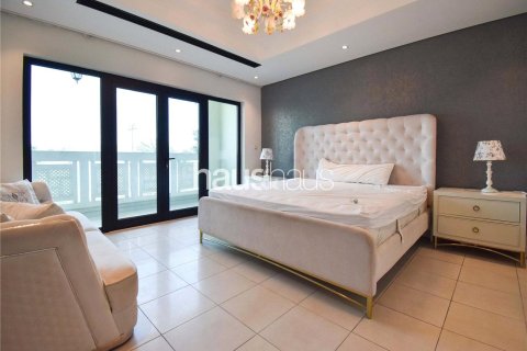 Villa in Al Furjan, Dubai 4 bedrooms, 455 sq.m. № 43264 - photo 12