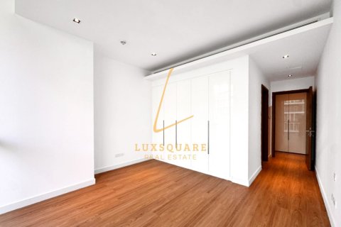 Снять в аренду квартиру в Аль-Васле, Дубай: 2 спальни, 175м², № 135264 - фото 18