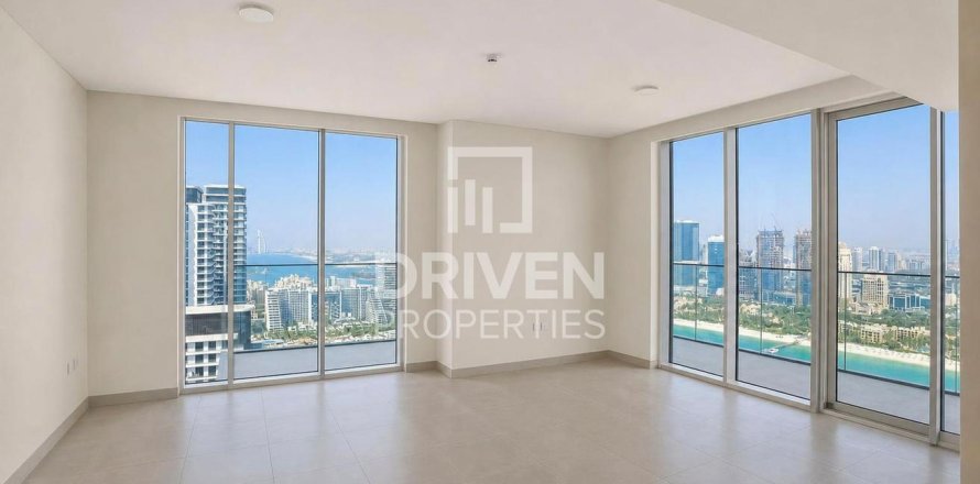 Apartment in EMAAR Beachfront, Dubai Harbour, Dubai 4 bedrooms, 225.85 sq.m. № 134236
